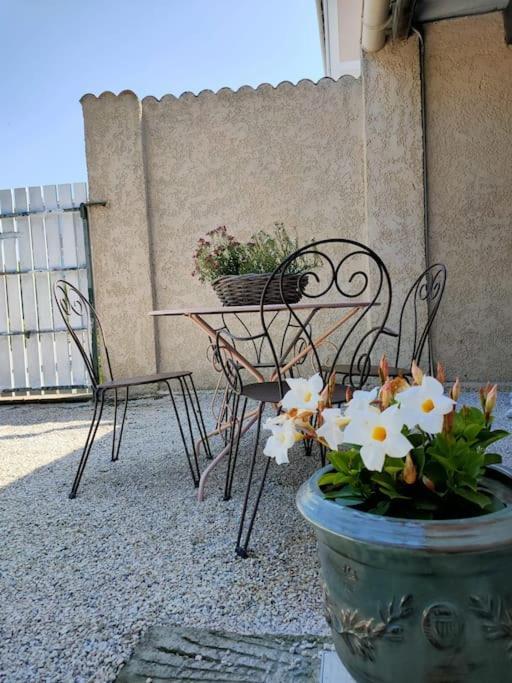 Dolce Vita En Provence Шаторенар Экстерьер фото